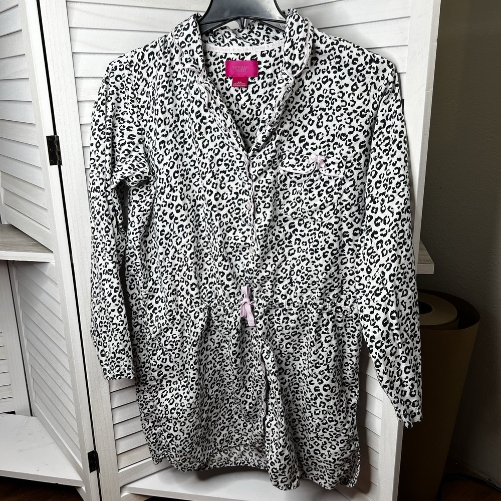 Victoria's Secret Button Down Long Sleeve Sleepshirt Leopard Print Sz Med *READ